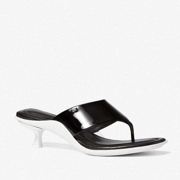 NEW MICHAEL Michael Kors Size 7.5 Women's Kamari Patent Leather Sandal - Black - Picture 1 of 7